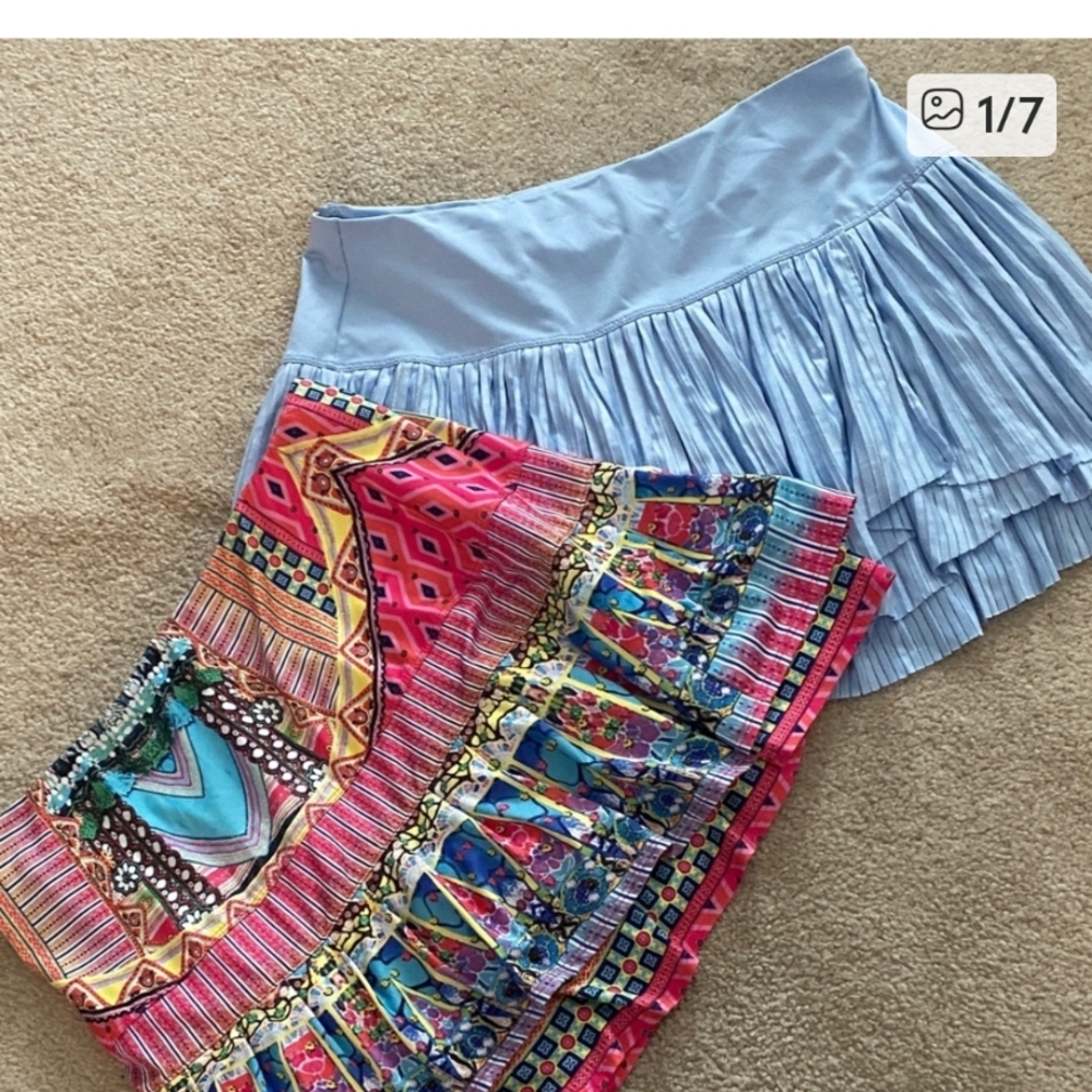 Lucky in Love Golf Skort Bundle Size L 10–12 Blue Pleated & Colorful Print Ath.